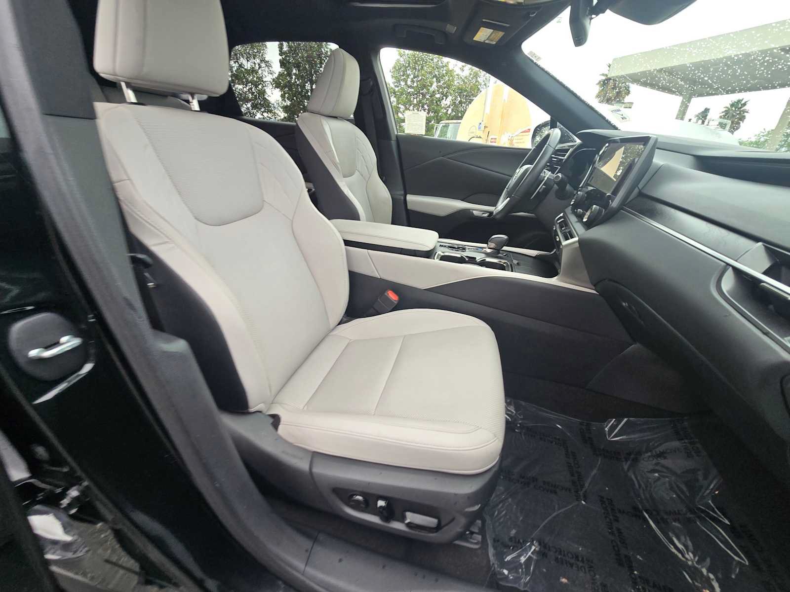 Used 2023 Lexus RX 350 Premium w/ Accessory Package AWD/4WD image 11