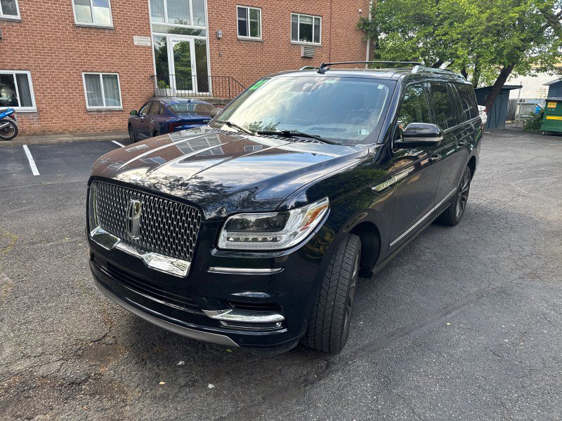Used 2021 Lincoln Navigator L Reserve w/ Luxury Package AWD/4WD image 3