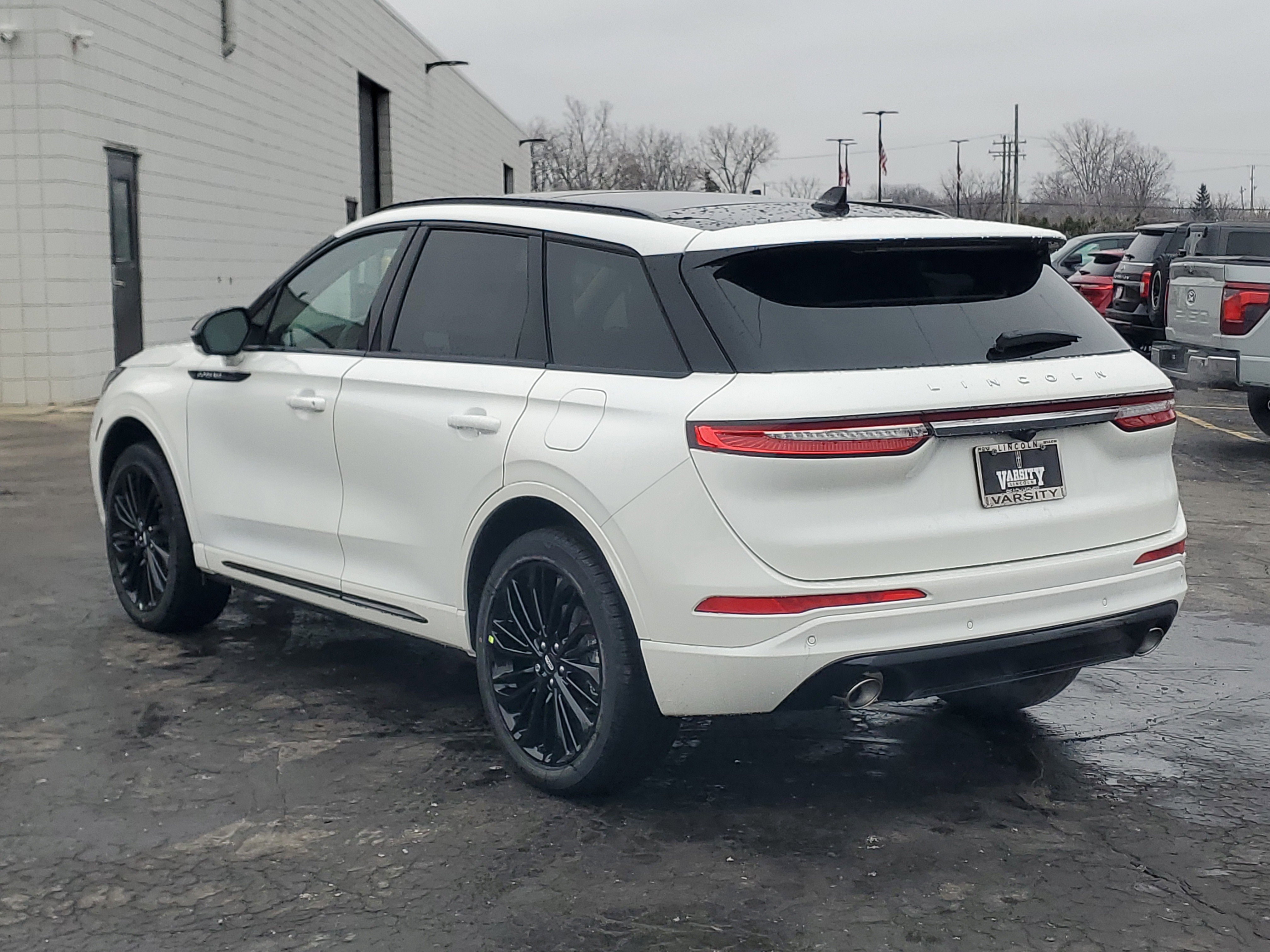 New 2026 Lincoln Corsair Premiere image 3