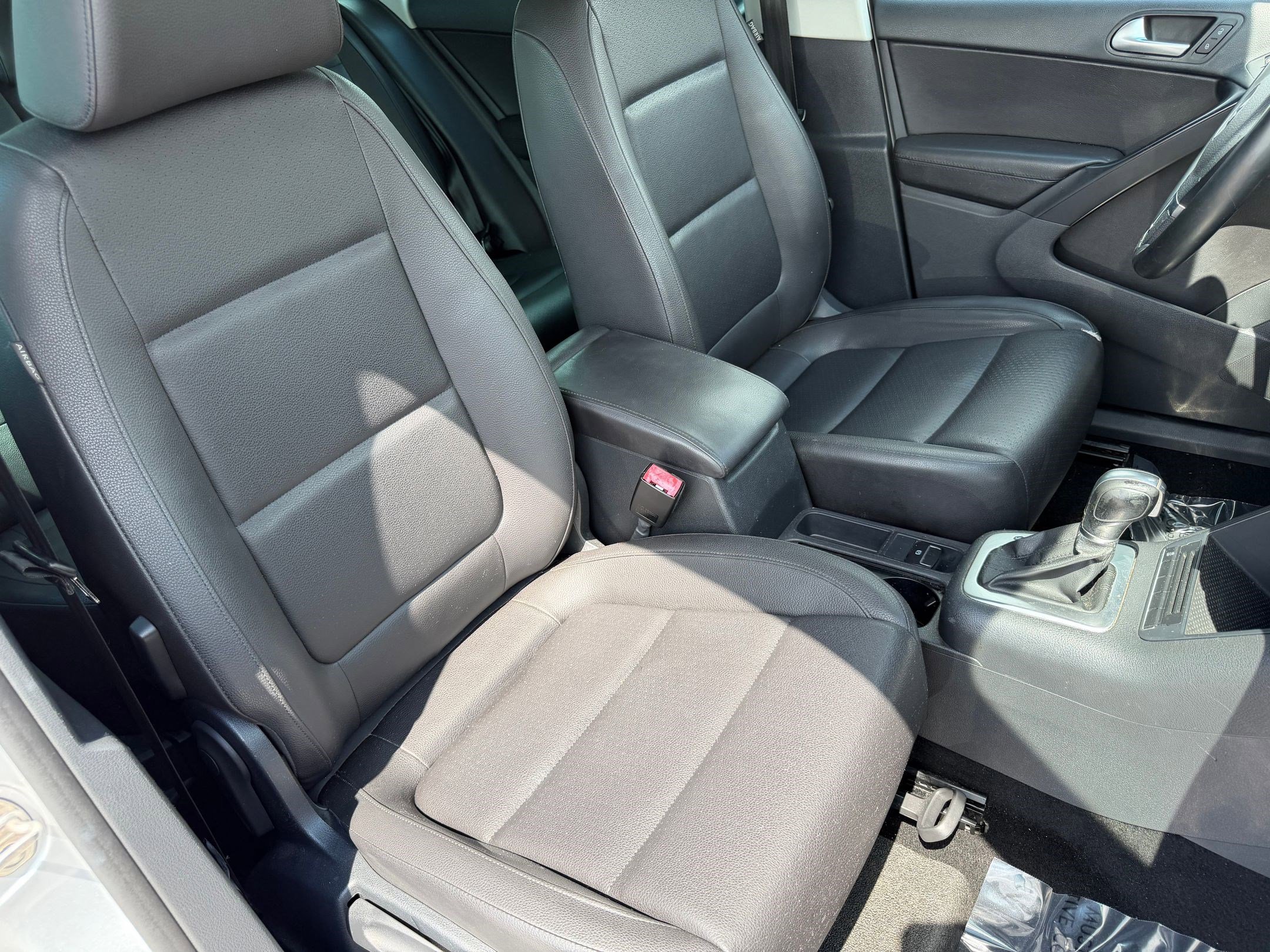 Used 2014 Volkswagen Tiguan SE FWD image 38