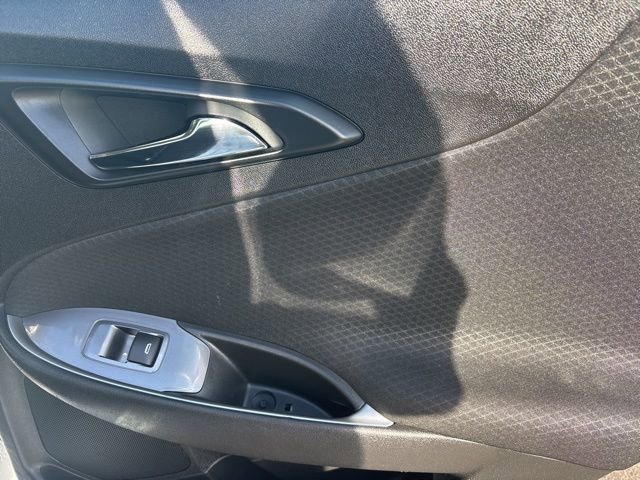 Used 2024 Chevrolet Malibu LT image 36