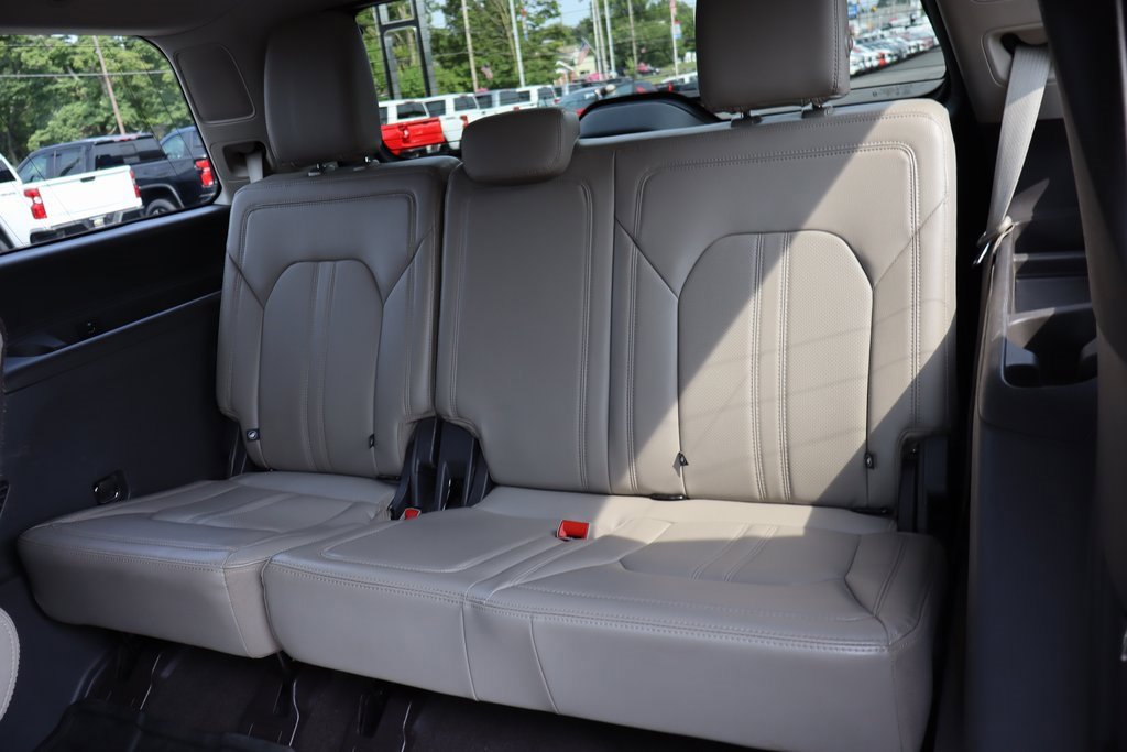 Used 2020 Ford Expedition Limited image 26