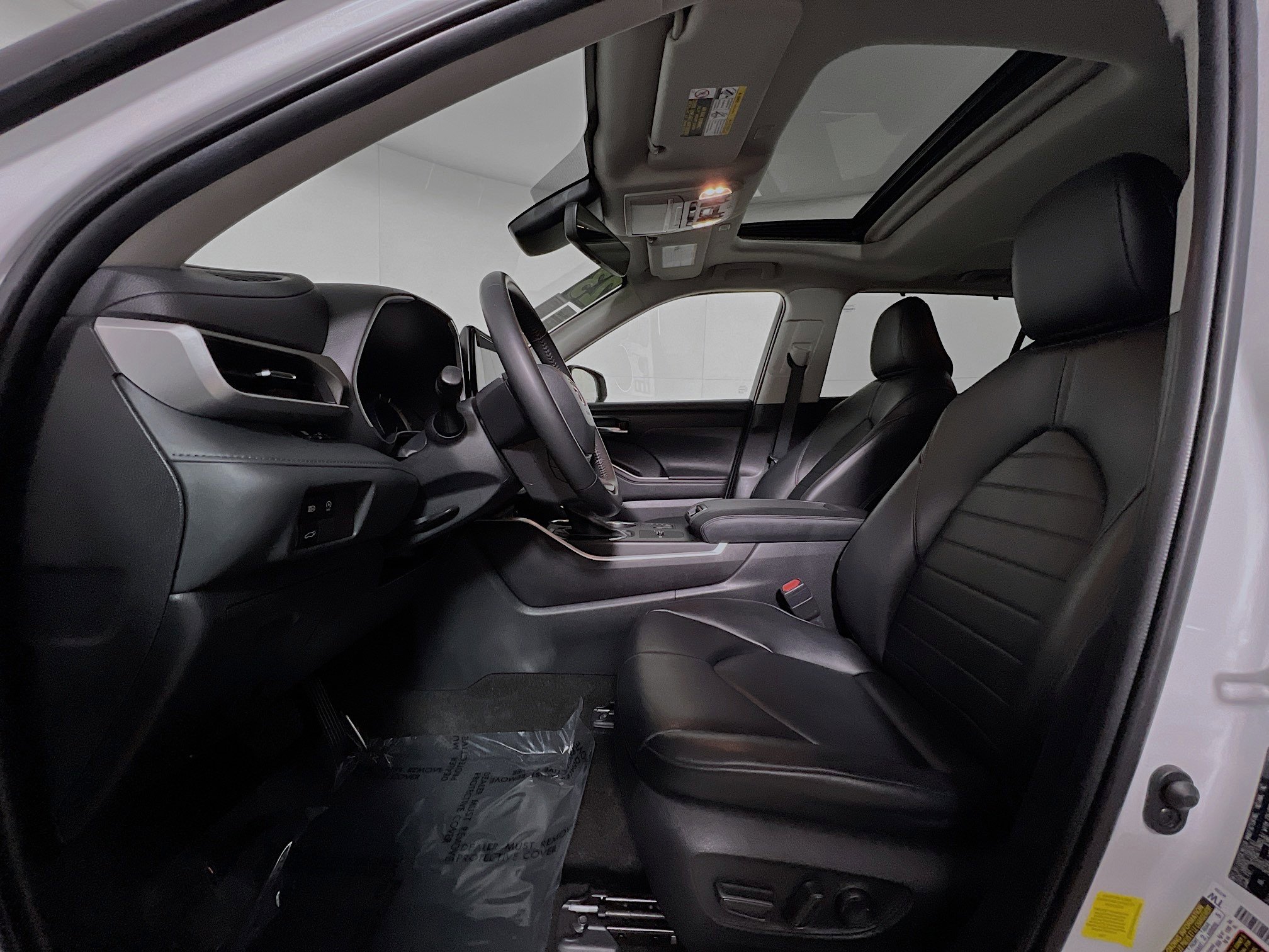 Used 2023 Toyota Highlander XLE image 15