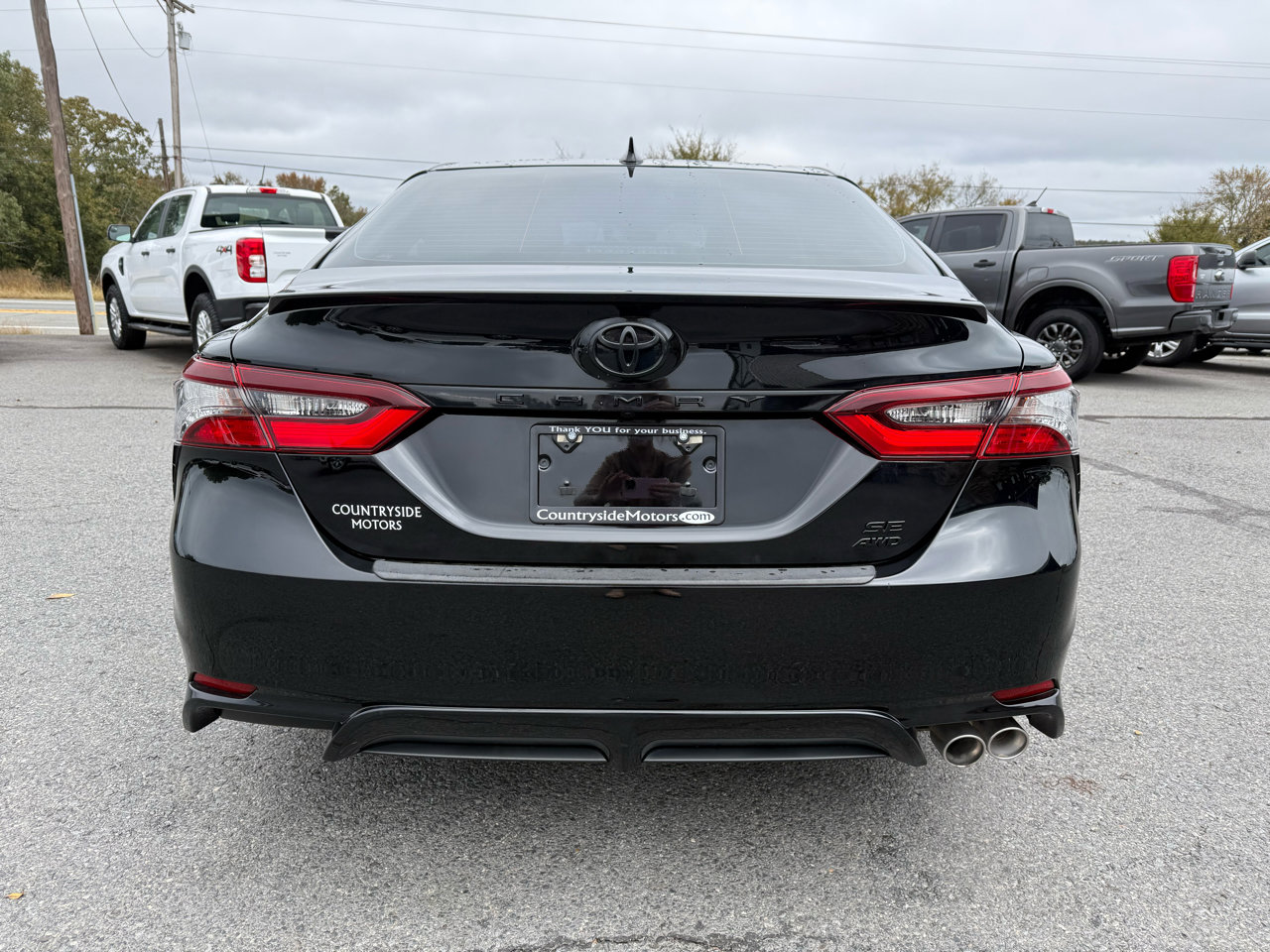 Used 2022 Toyota Camry SE image 5