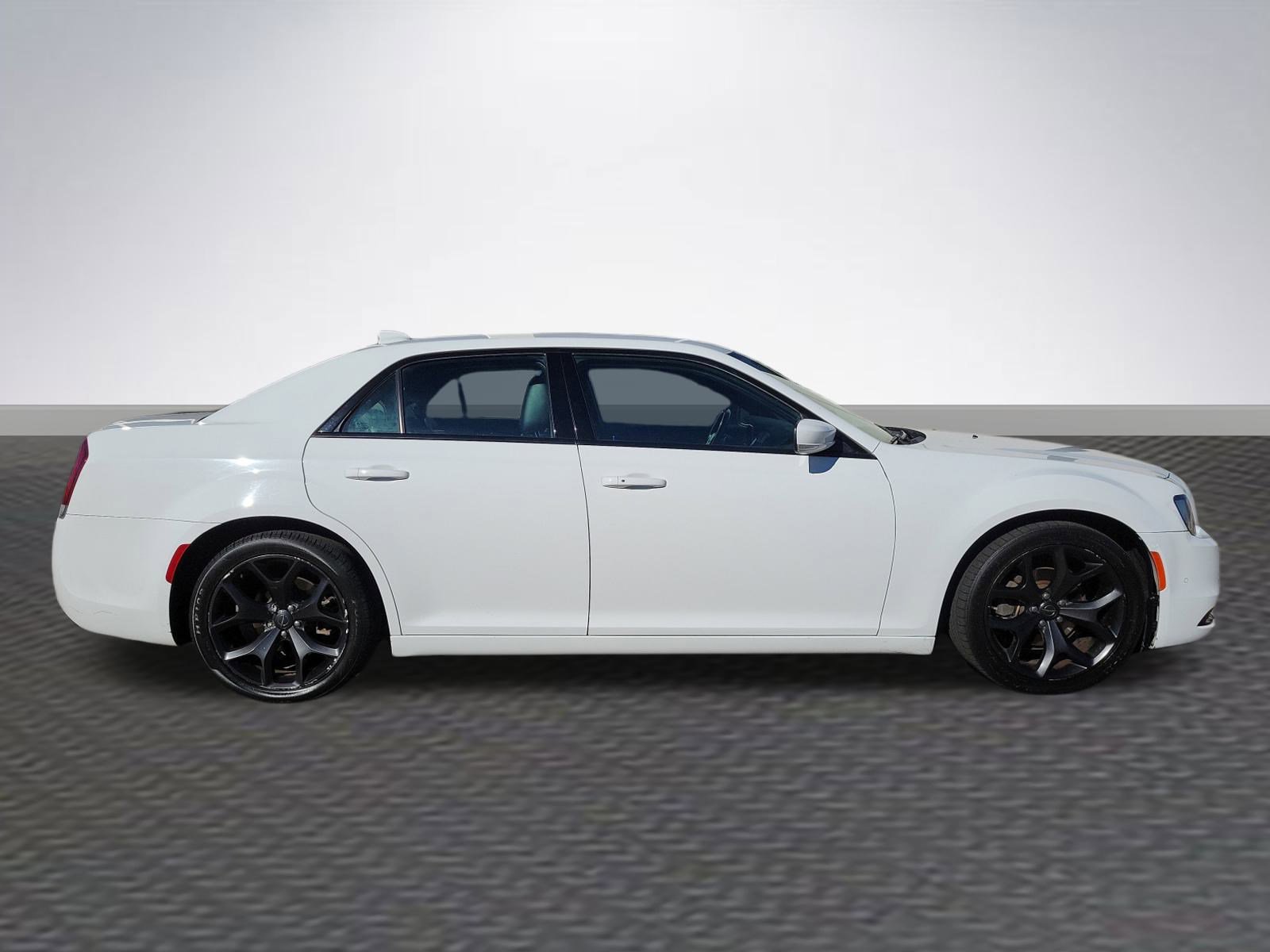 Used 2021 Chrysler 300 S image 4