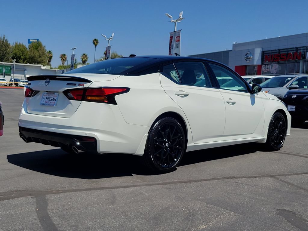 New 2026 Nissan Altima 2.5 SR w/ SR Midnight Edition Package FWD image 2