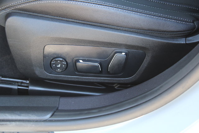 Used 2026 BMW 330i xDrive Sedan AWD/4WD image 36