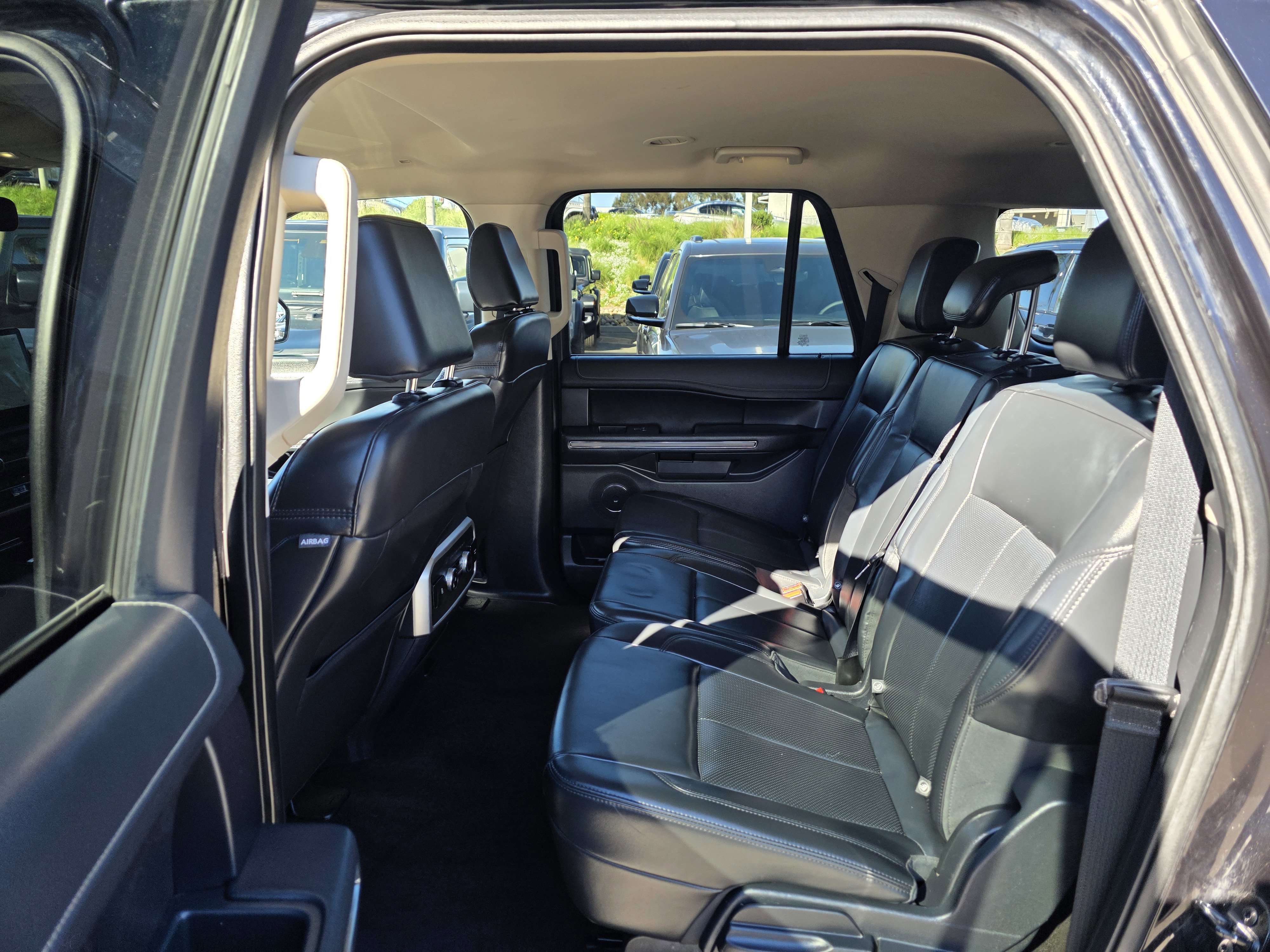 Used 2023 Ford Expedition Max XLT image 18