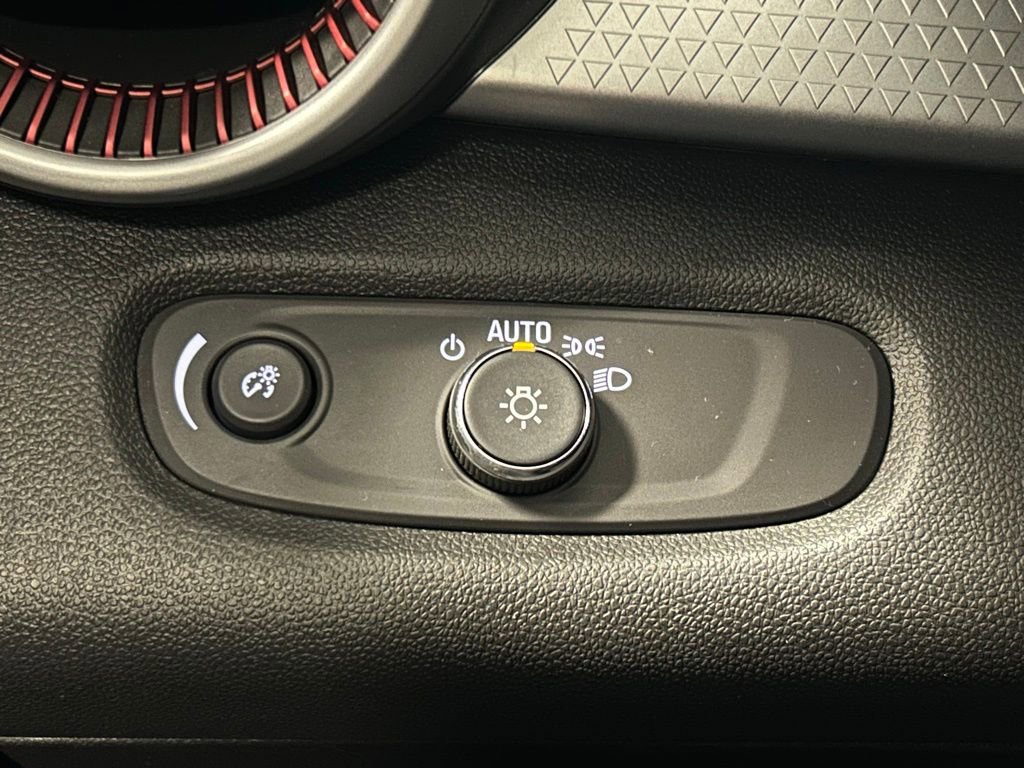 Used 2024 Chevrolet Trax RS w/ Driver Confidence Package image 7