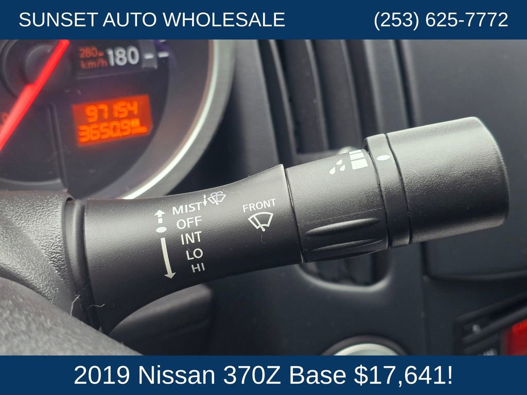 Used 2019 Nissan 370Z Coupe RWD image 31
