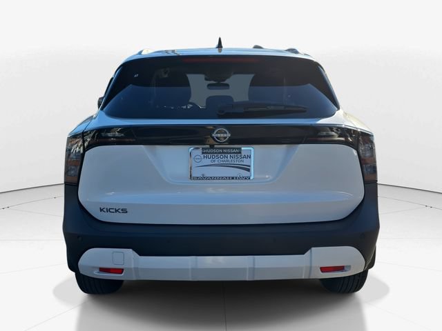 New 2026 Nissan Kicks SV w/ SV Premium Package FWD image 9