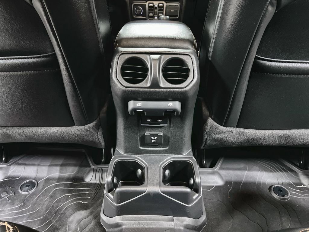 Used 2022 Jeep Gladiator Overland image 21