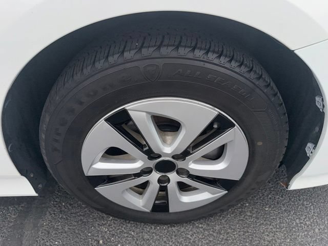 Used 2016 Toyota Prius Two FWD image 23