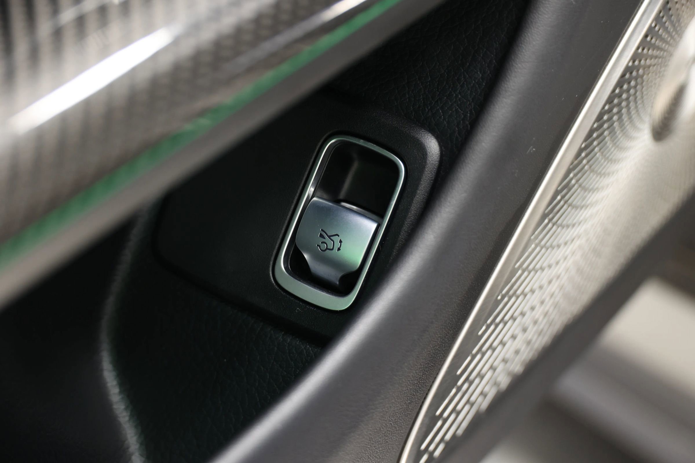 Used 2022 Mercedes-Benz SL 63 AMG 4MATIC image 13