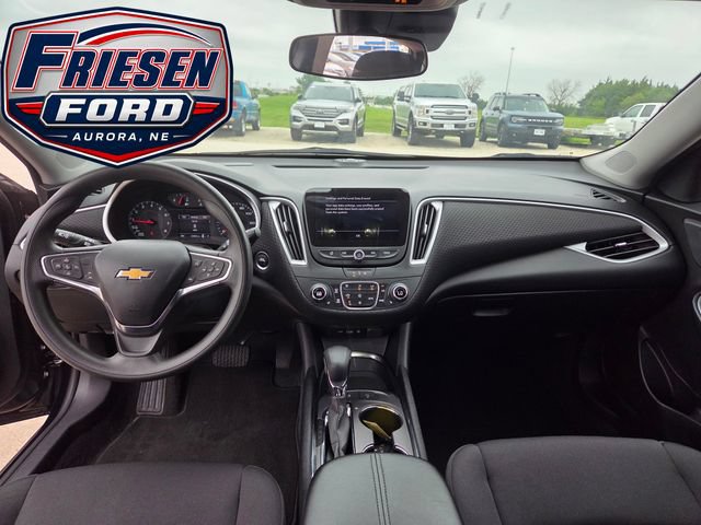 Used 2025 Chevrolet Malibu LT FWD image 17