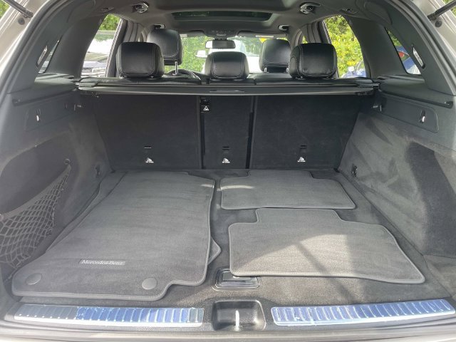 Used 2019 Mercedes-Benz GLC 300 4MATIC image 9