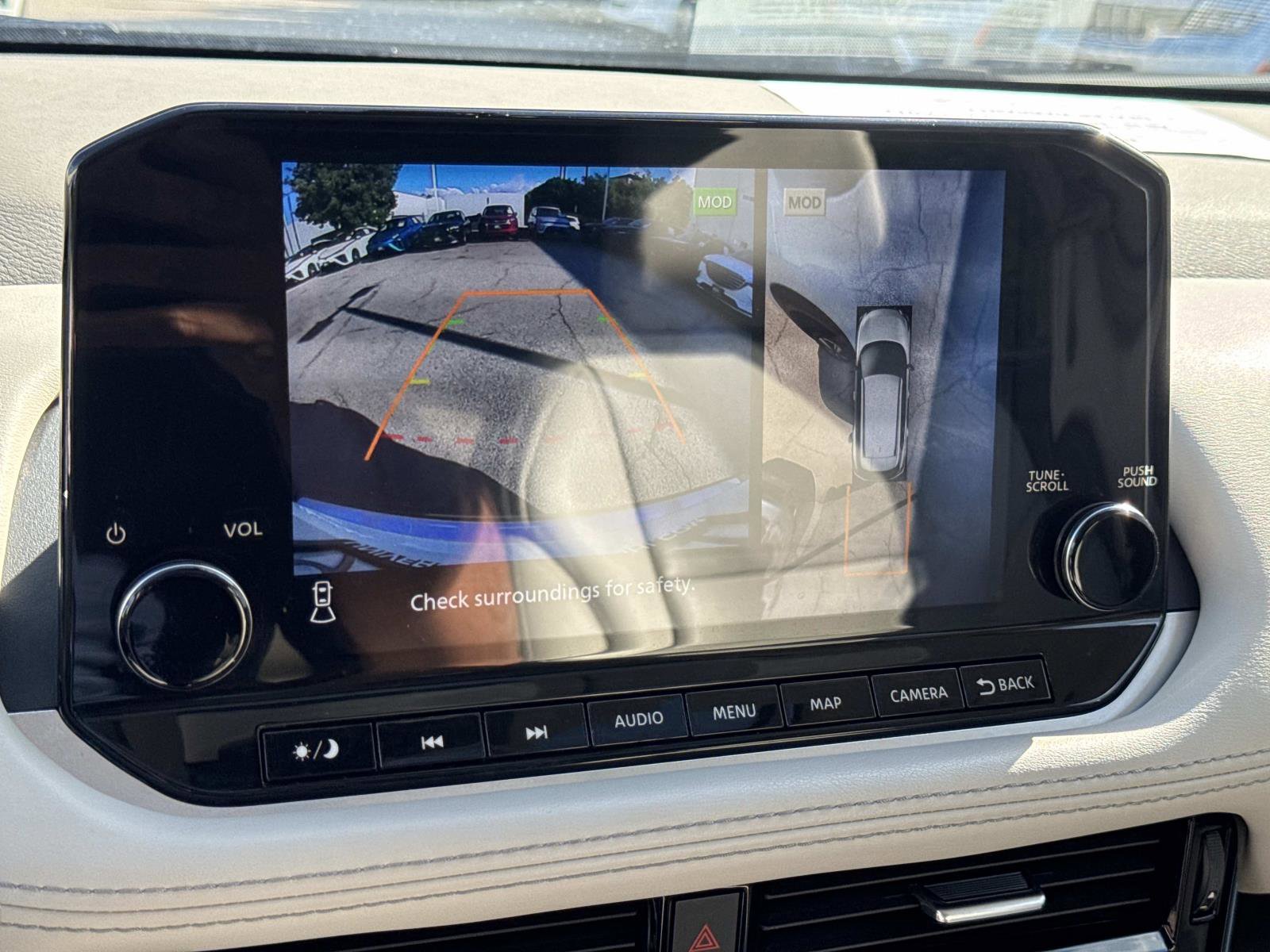 Used 2023 Nissan Rogue SL w/ SL Premium Package image 30