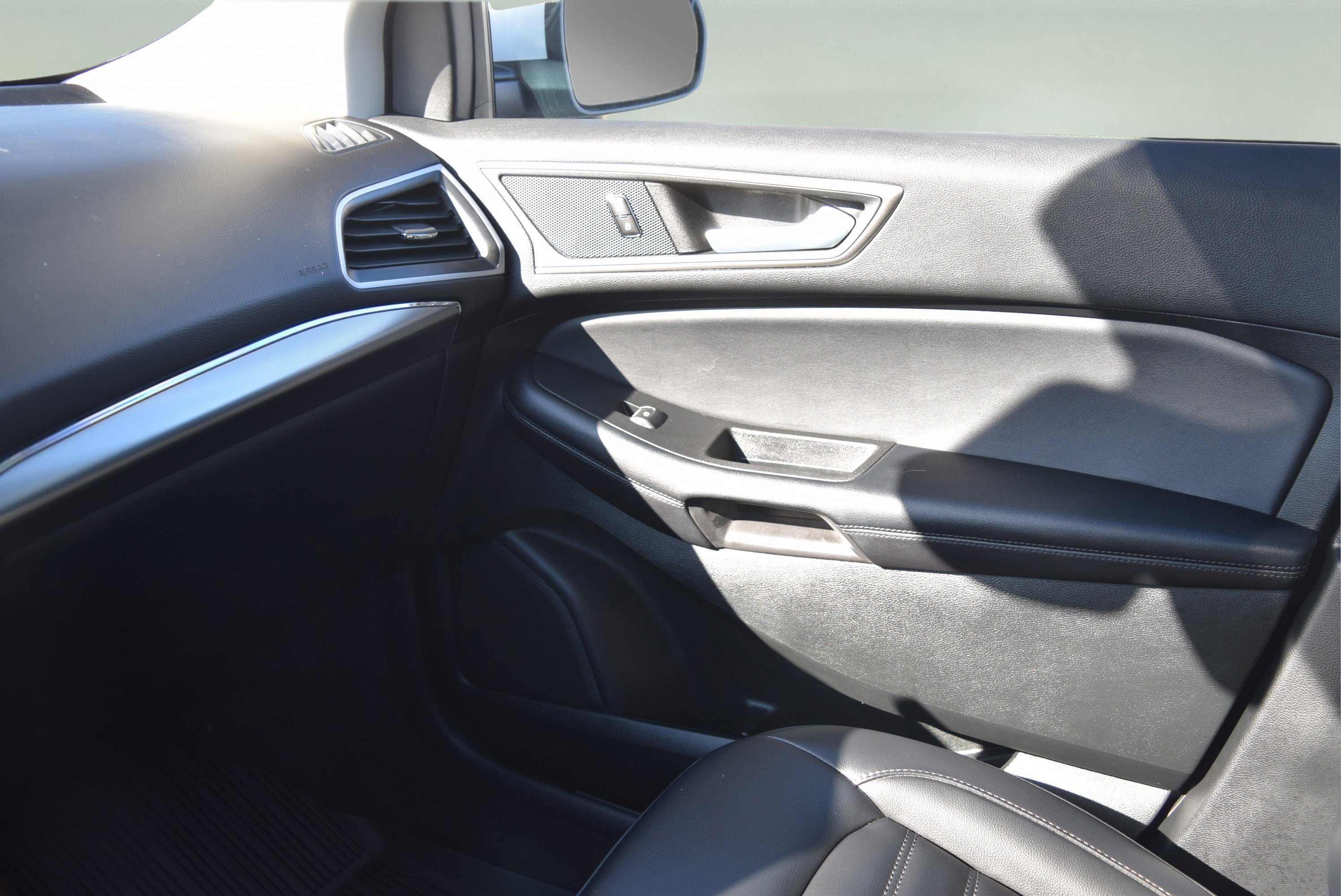 Used 2022 Ford Edge SEL w/ Convenience Package image 17