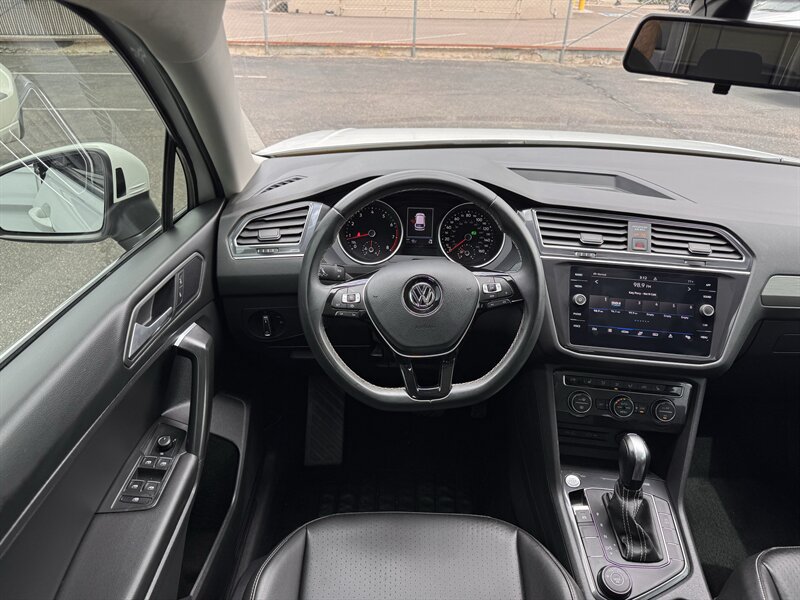 Used 2021 Volkswagen Tiguan SE w/ Panoramic Sunroof Package AWD/4WD image 15