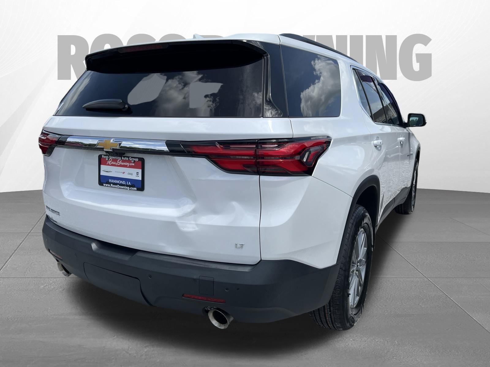 Used 2023 Chevrolet Traverse LT FWD image 4