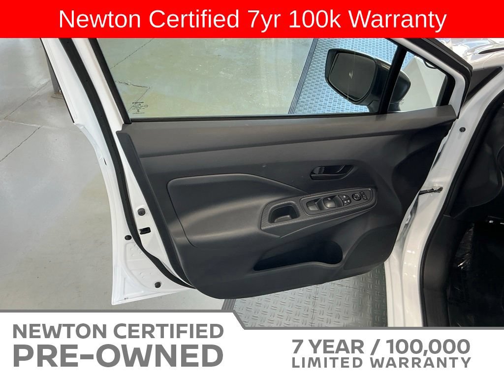 Used 2025 Nissan Versa S w/ Trunk Package FWD image 32