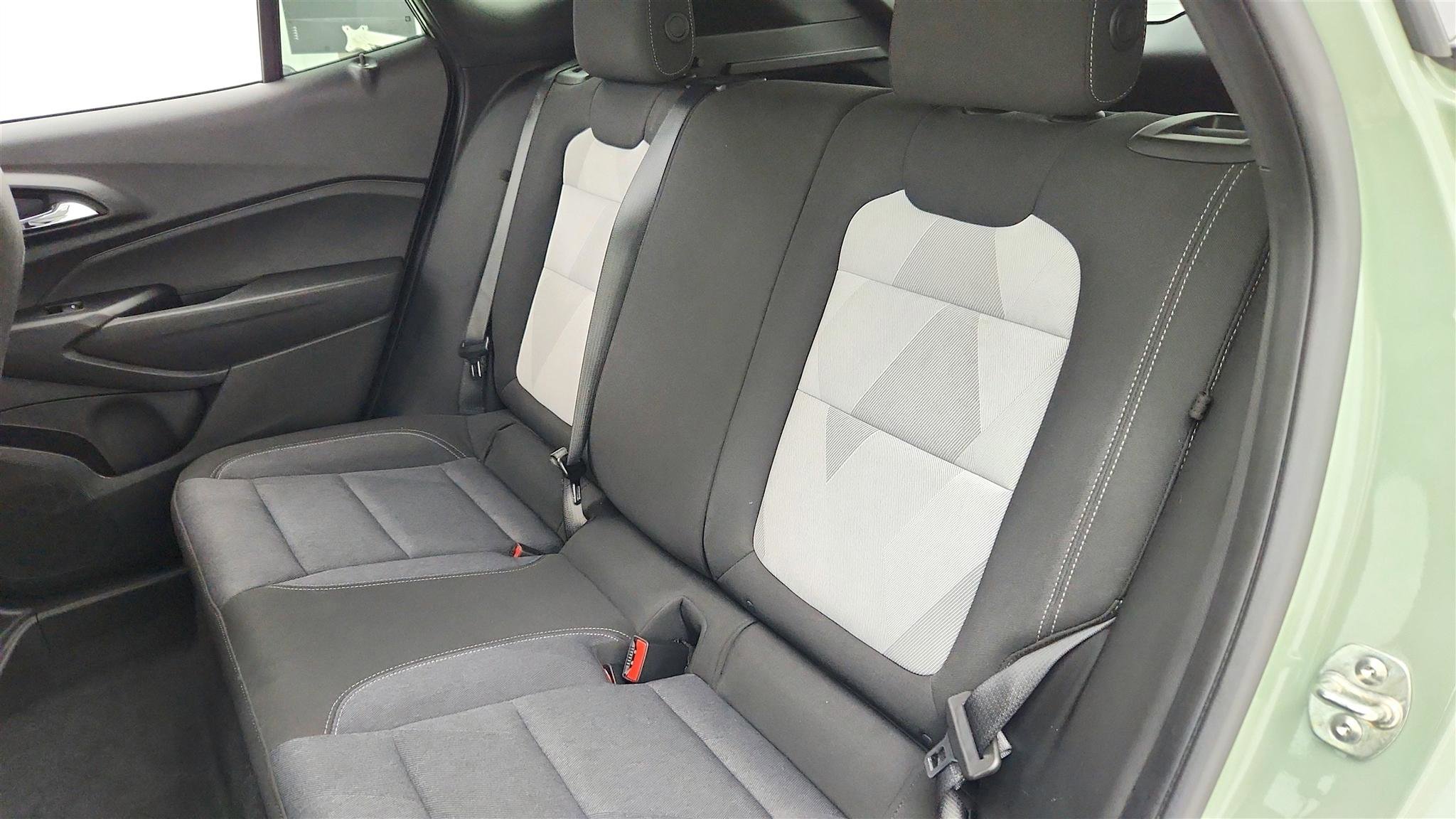 Used 2024 Chevrolet Trax RS w/ Driver Confidence Package FWD image 33