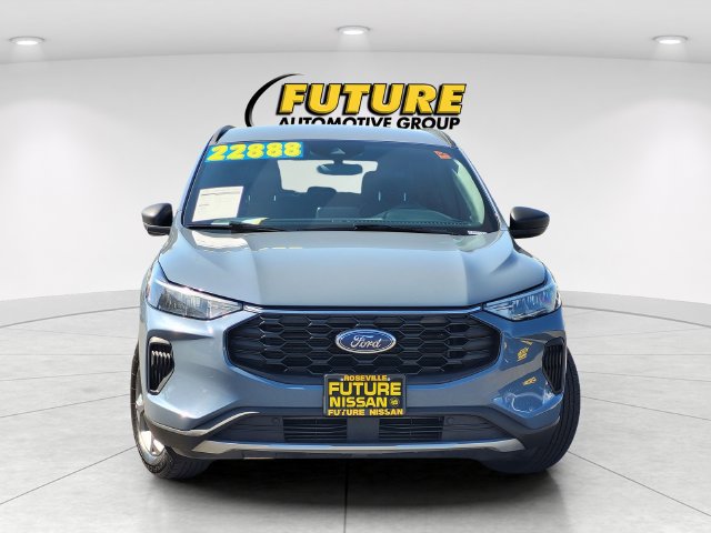 Used 2025 Ford Escape ST-Line FWD image 2