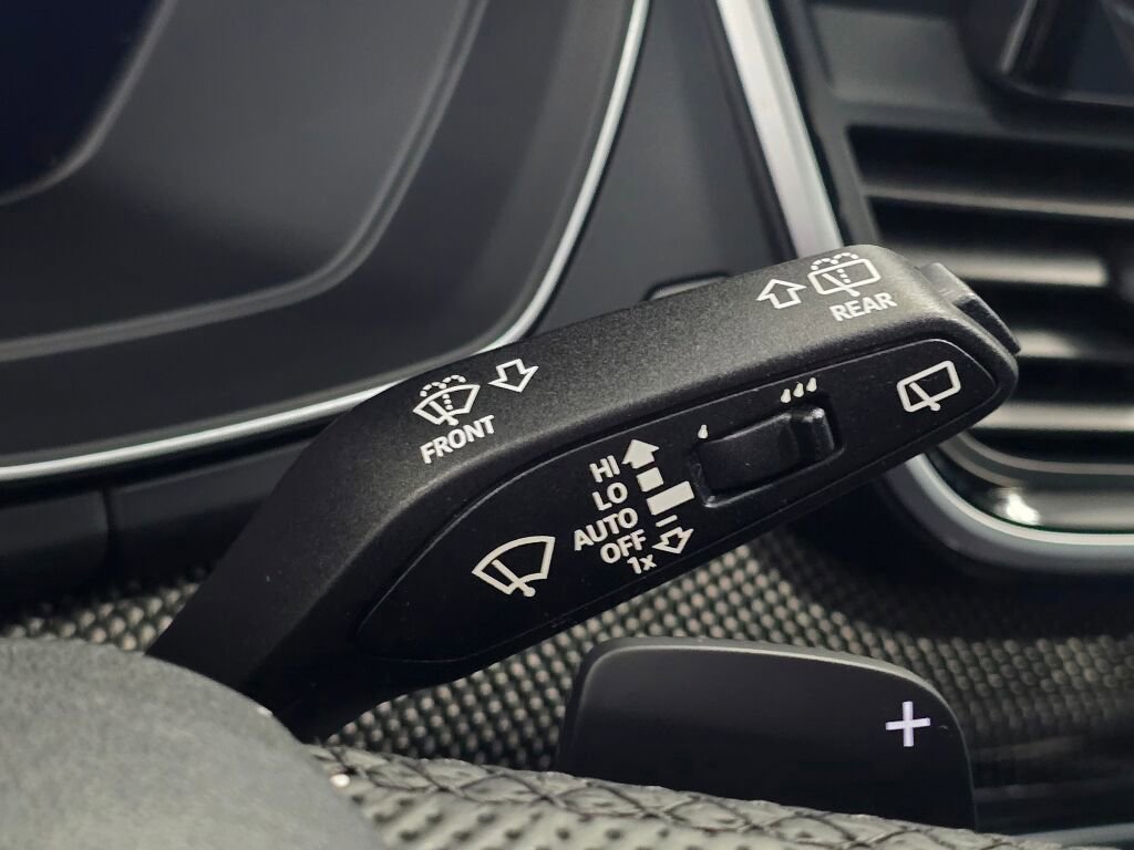 Used 2025 Audi SQ5 Premium Plus w/ Premium Plus Package image 43