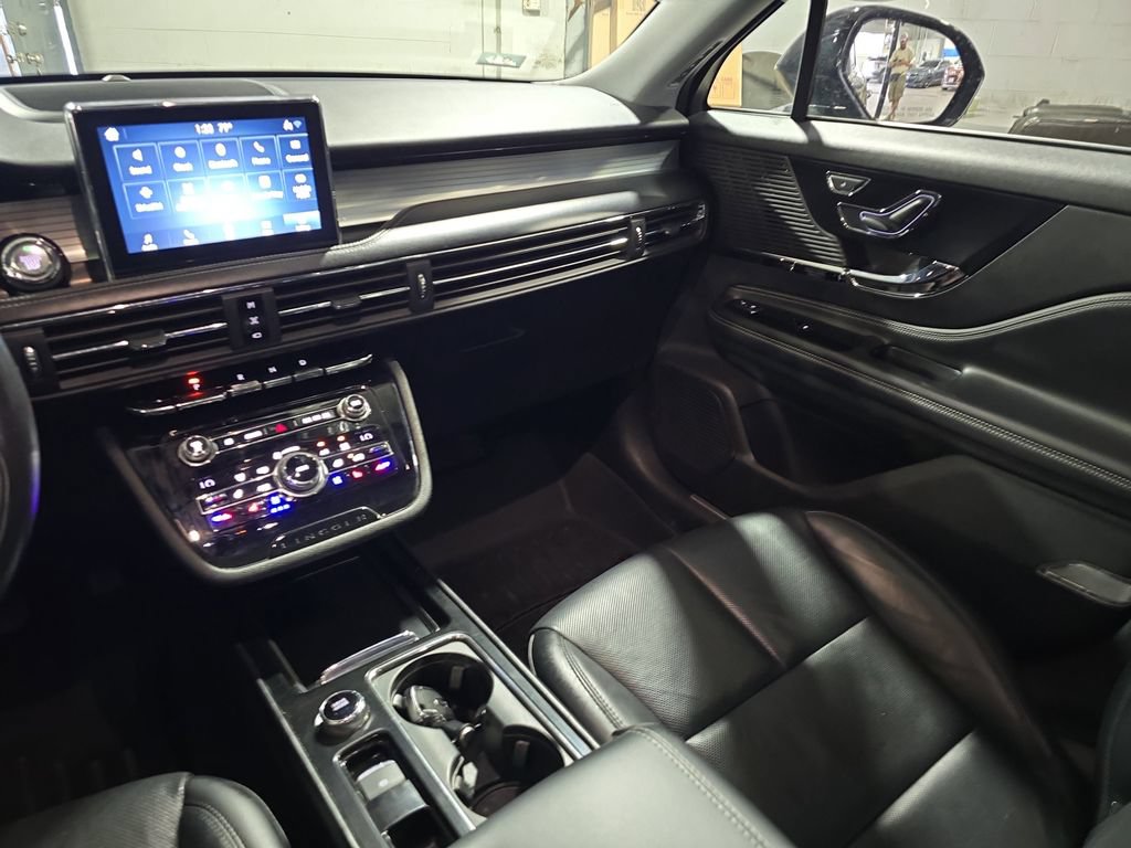Used 2020 Lincoln Corsair AWD w/ Premium Package image 15