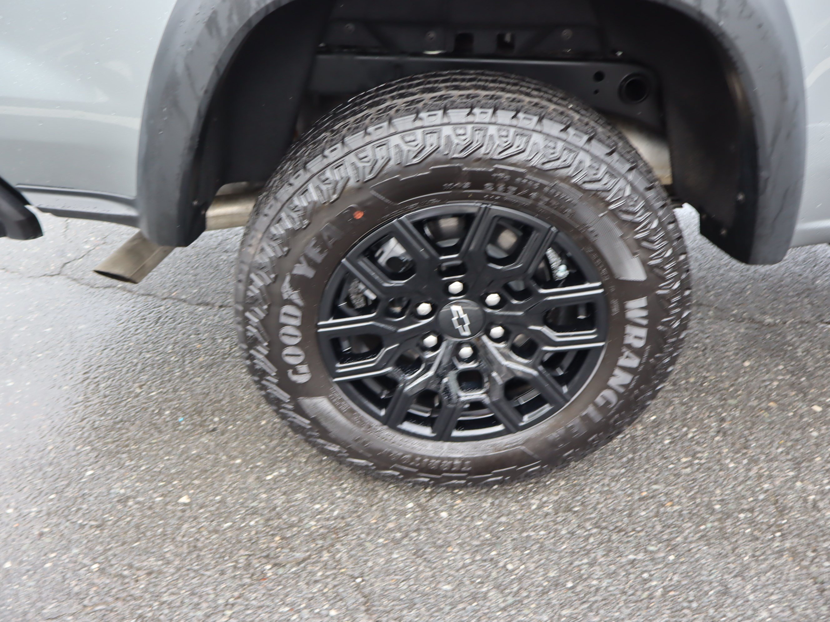 Used 2024 Chevrolet Colorado Trail Boss w/ Technology Package AWD/4WD image 38