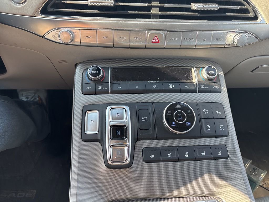 Used 2021 Hyundai Palisade Limited w/ Winter Package image 17