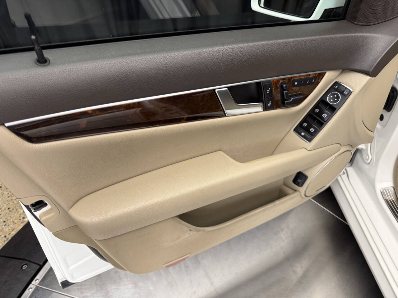 Used 2013 Mercedes-Benz C 250 Sedan image 16