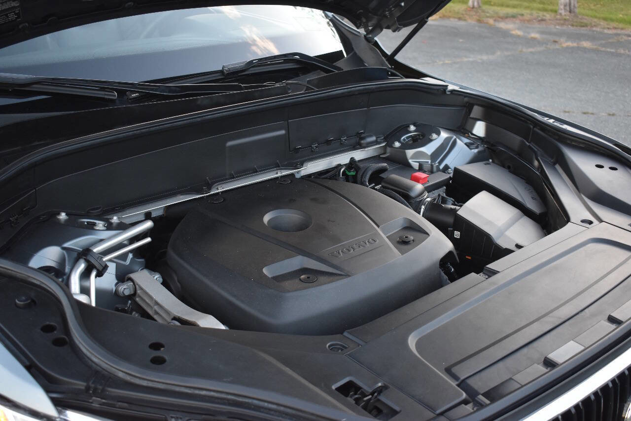 Used 2017 Volvo XC90 T6 Momentum w/ Vision Package image 37