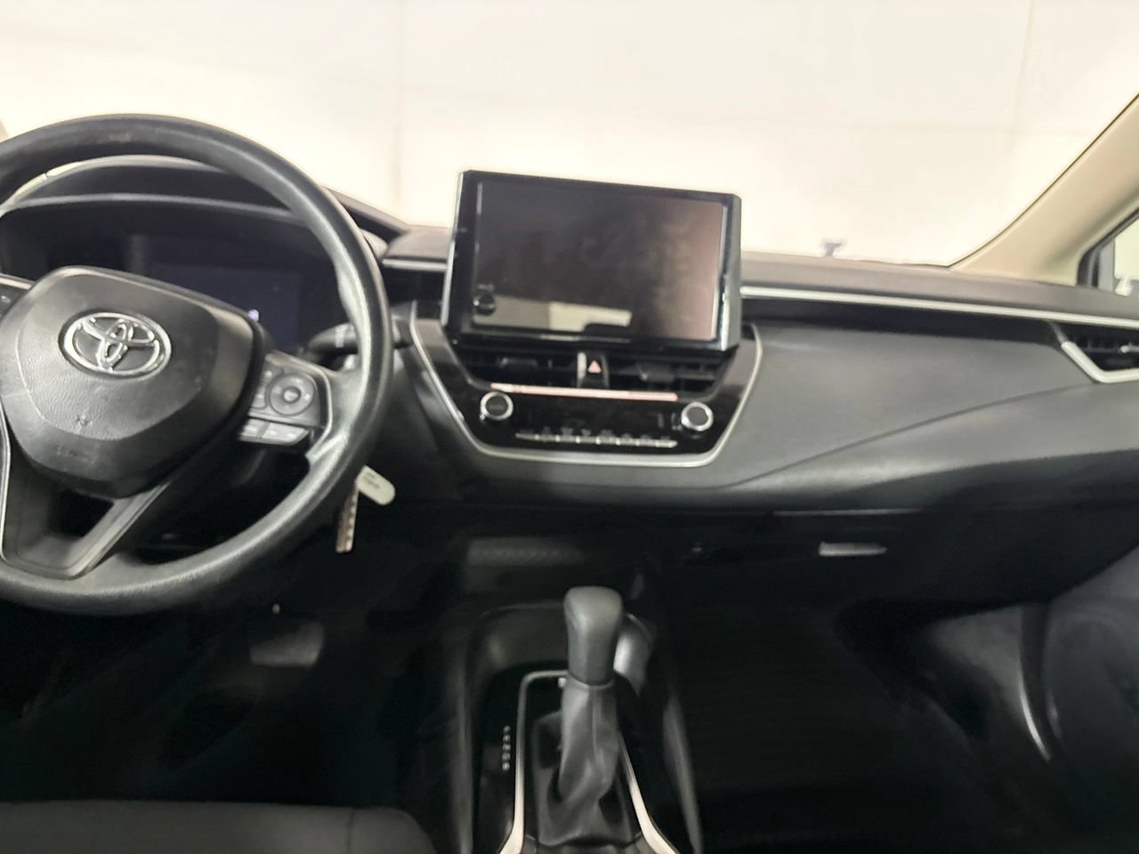 Used 2026 Toyota Corolla LE FWD image 25