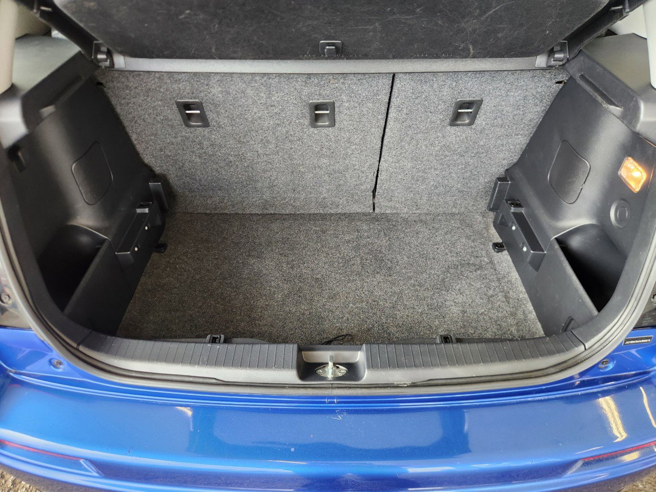 Used 2012 Suzuki SX4 Premium image 11