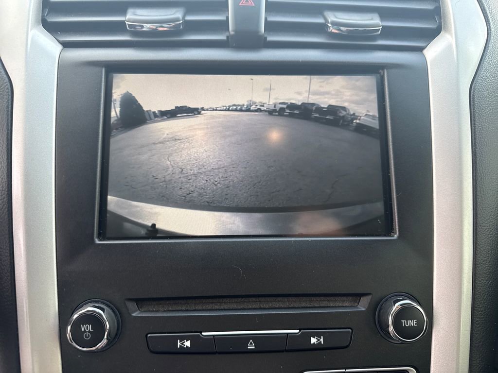 Used 2016 Ford Fusion SE image 22