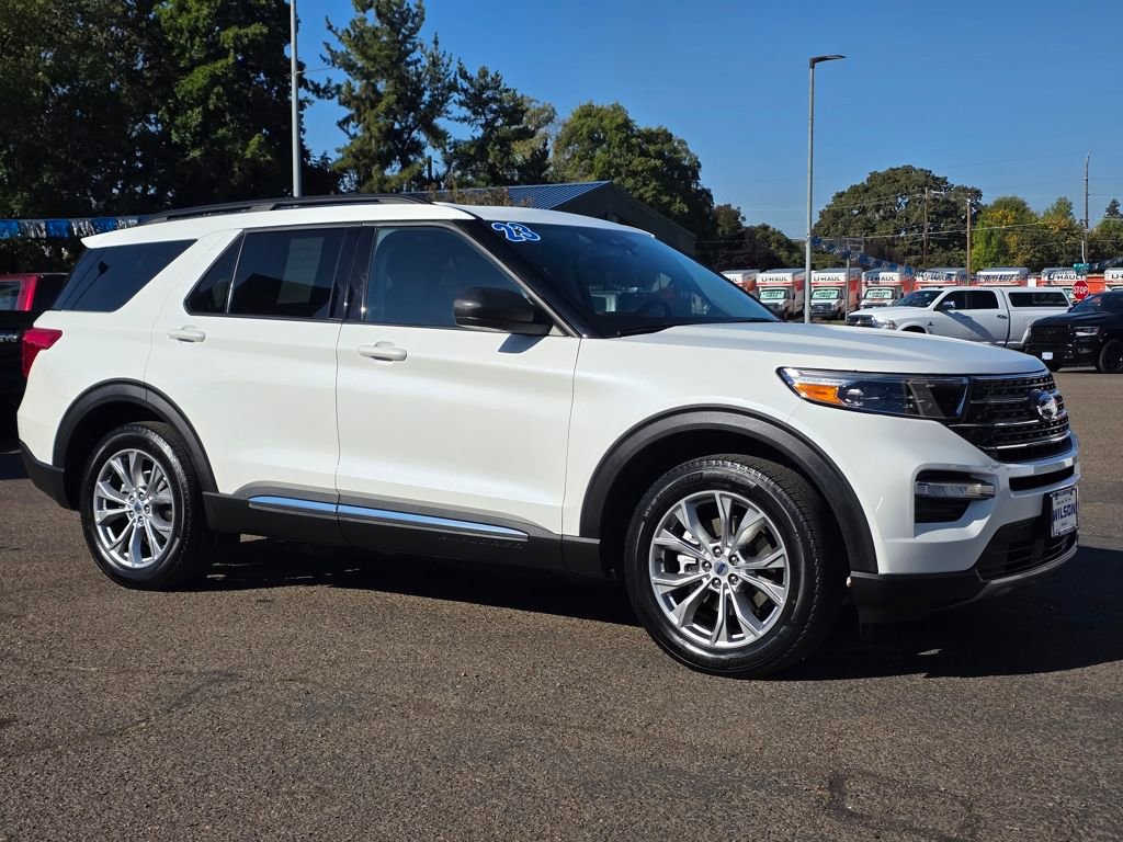Used 2023 Ford Explorer XLT w/ Equipment Group 202A image 33