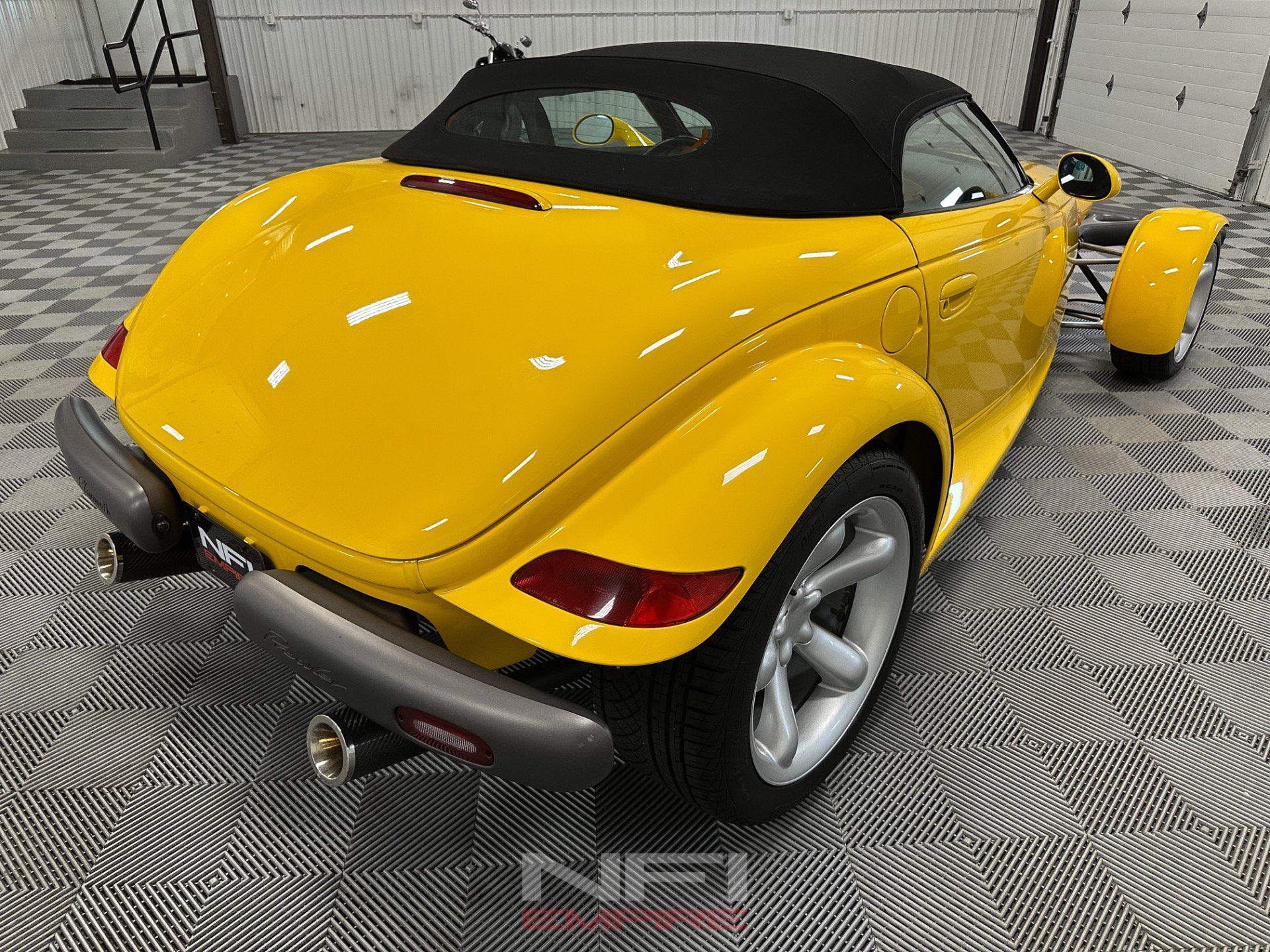 Used 1999 Plymouth Prowler RWD image 15