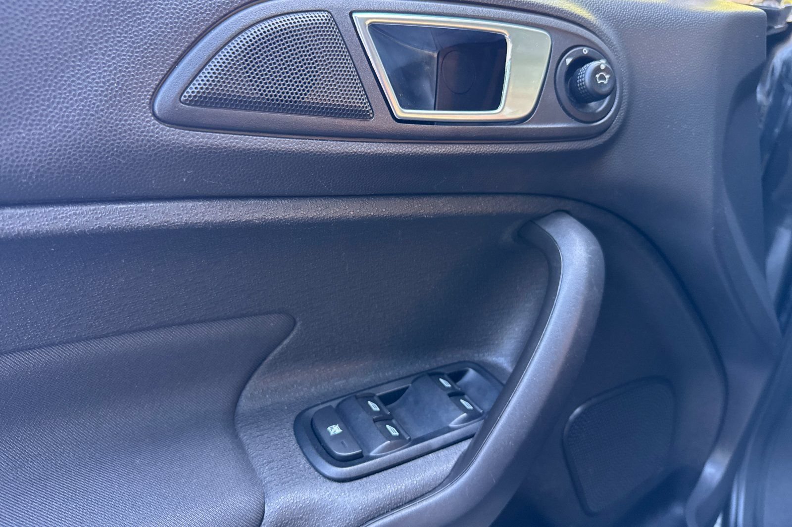 Used 2014 Ford Fiesta SE w/ Equipment Group 201B FWD image 11