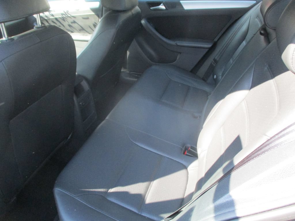 Used 2013 Volkswagen Jetta SE FWD image 5