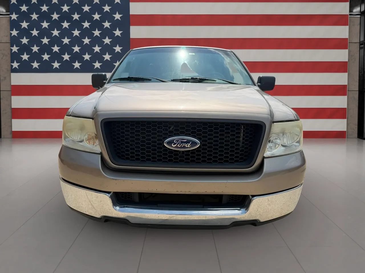 Used 2005 Ford F150 XLT RWD image 2