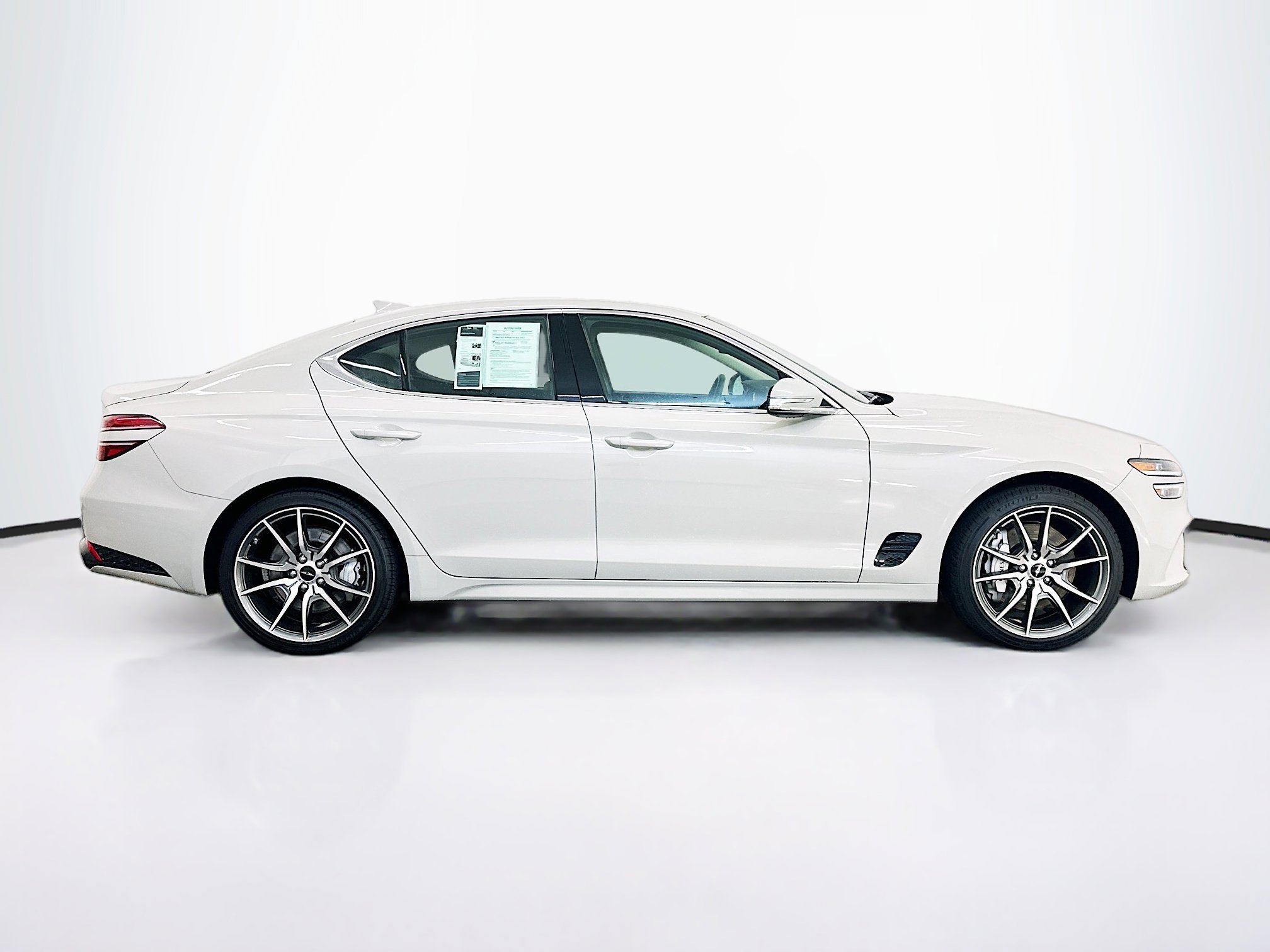 Used 2025 Genesis G70 2.5T AWD/4WD image 10