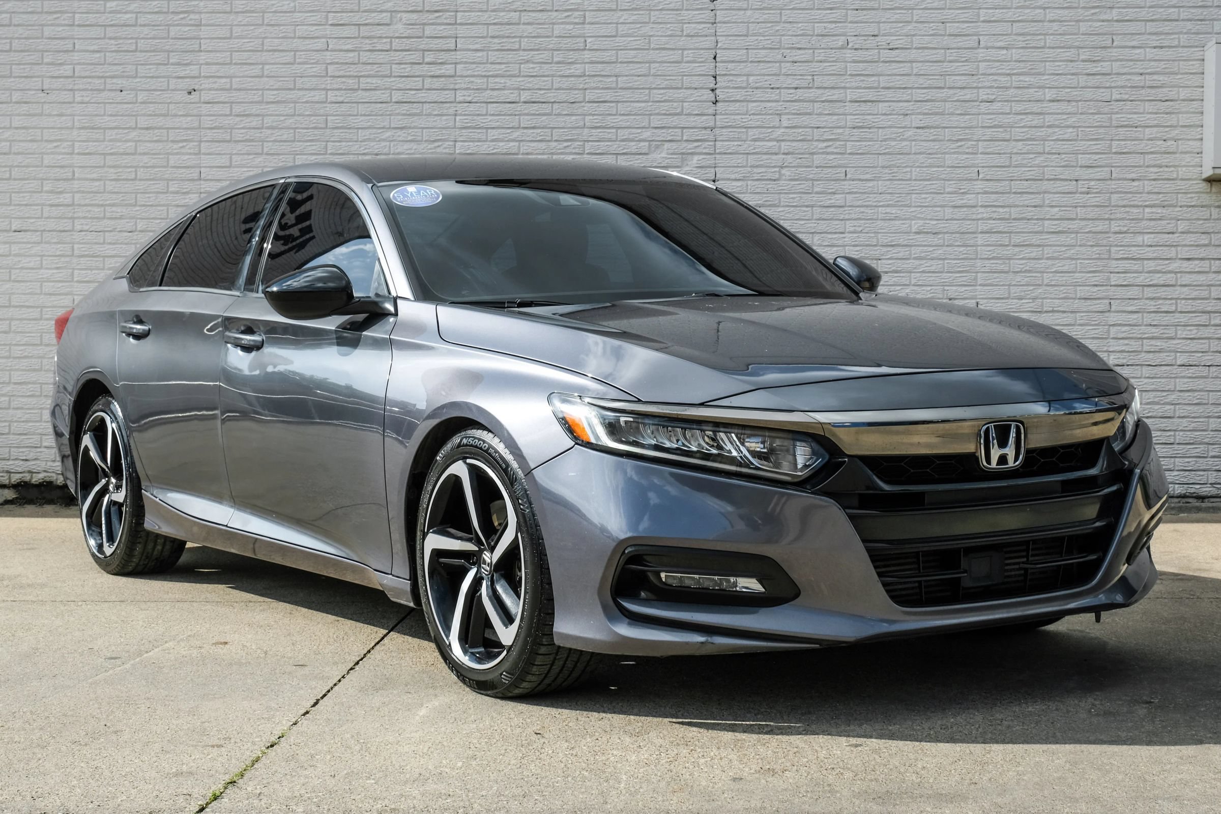 Used 2018 Honda Accord Sport image 5