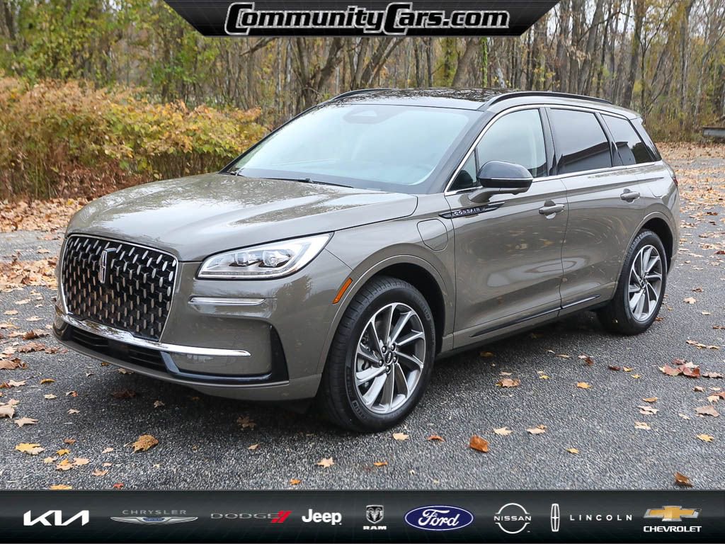 Used 2025 Lincoln Corsair Grand Touring w/ Equipment Group 301A image 2