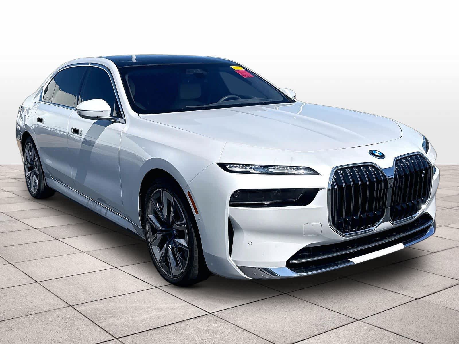 Used 2023 BMW i7 xDrive60 AWD/4WD image 3