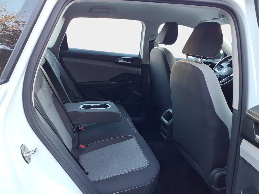 Used 2022 Volkswagen Taos S w/ IQ Drive S Package image 15