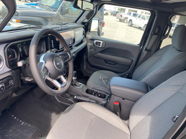 New 2024 Jeep Wrangler Unlimited Sahara AWD/4WD image 16
