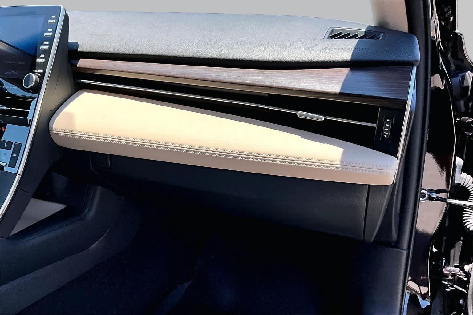 Used 2019 Toyota Avalon XLE w/ Moonroof Package FWD image 19