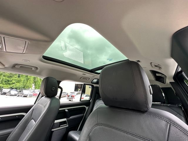 Used 2022 Land Rover Defender 110 S image 34