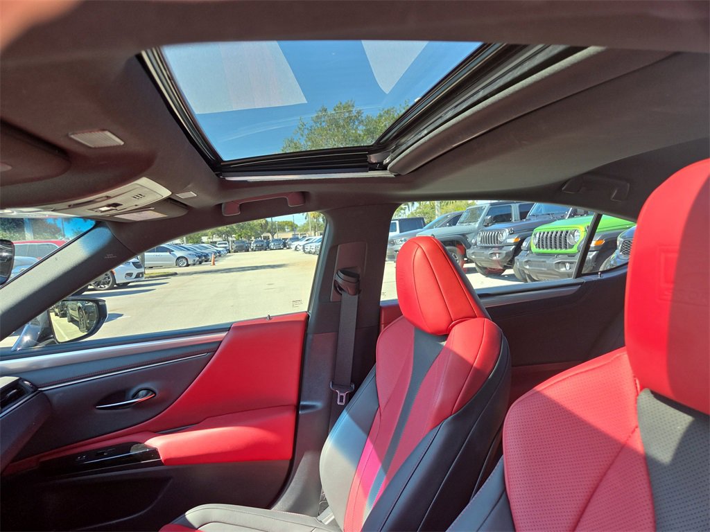 Used 2023 Lexus ES 300h F Sport image 22